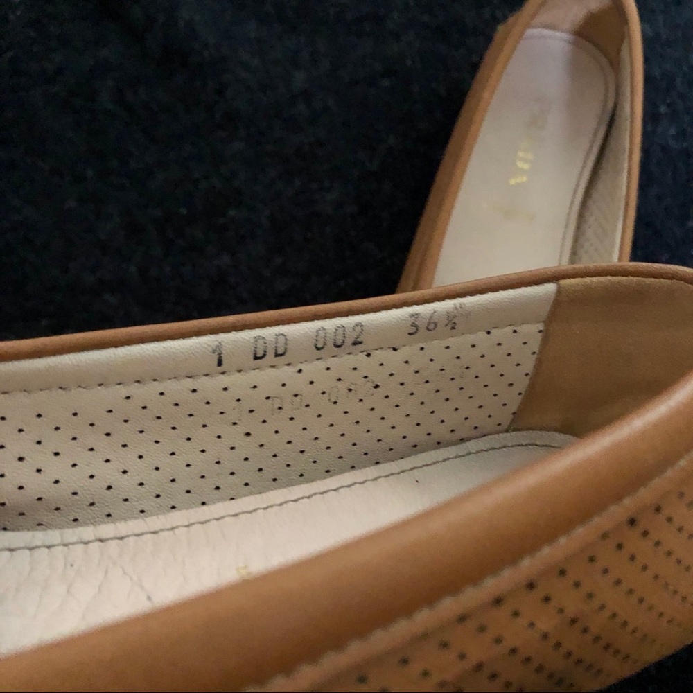 Prada tan colored driving loafer - Picture 10 of 10